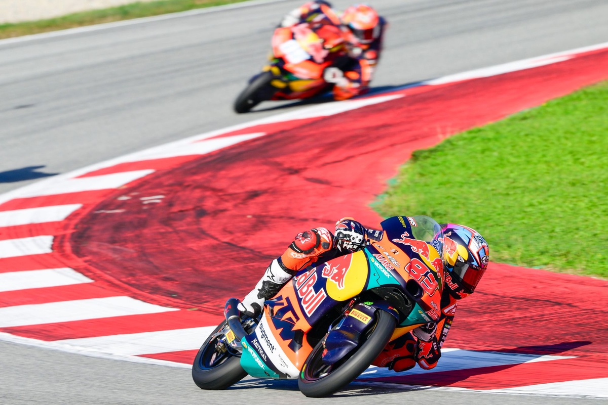 Pertarungan Seru Moto3 Inggris: Carpe Memukau dengan Strategi Cemerlang