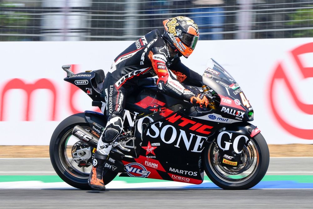 Canet Takes Pole Position After Q1 Drama in Moto2 English Qualifying