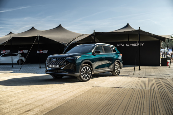 Tiggo 8 Super Hybrid: Chery Memukau dengan Debut Perdana di Inggris!