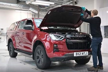 Transforming Vehicle Assessment: Cox Automotive Unveils eVA Self Inspect