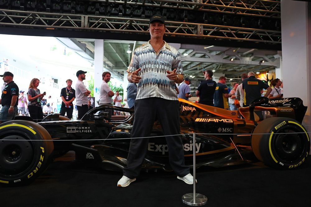 Alasan Pembuat Film 'F1' Harus Beralih ke Mobil Listrik