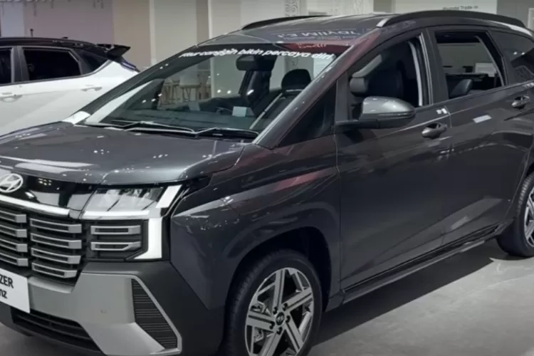 Hyundai STARGAZER Cartenz: Perpaduan Desain Modern dan Kenyamanan Futuristik untuk Keluarga Indonesia.