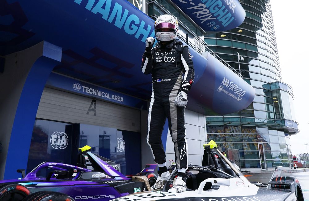 Perputaran Karir: Cassidy dan Vandoorne Siap Beralih di Dunia Balap Formula E dan WEC