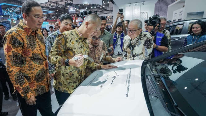 Support from Menperin Boosts Hyundai Stargazer Cartenz at GIIAS 2025