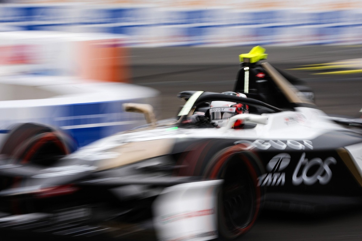 Dominasi Jaguar di Madrid E-Prix: Da Costa Merebut Puncak Klasemen
