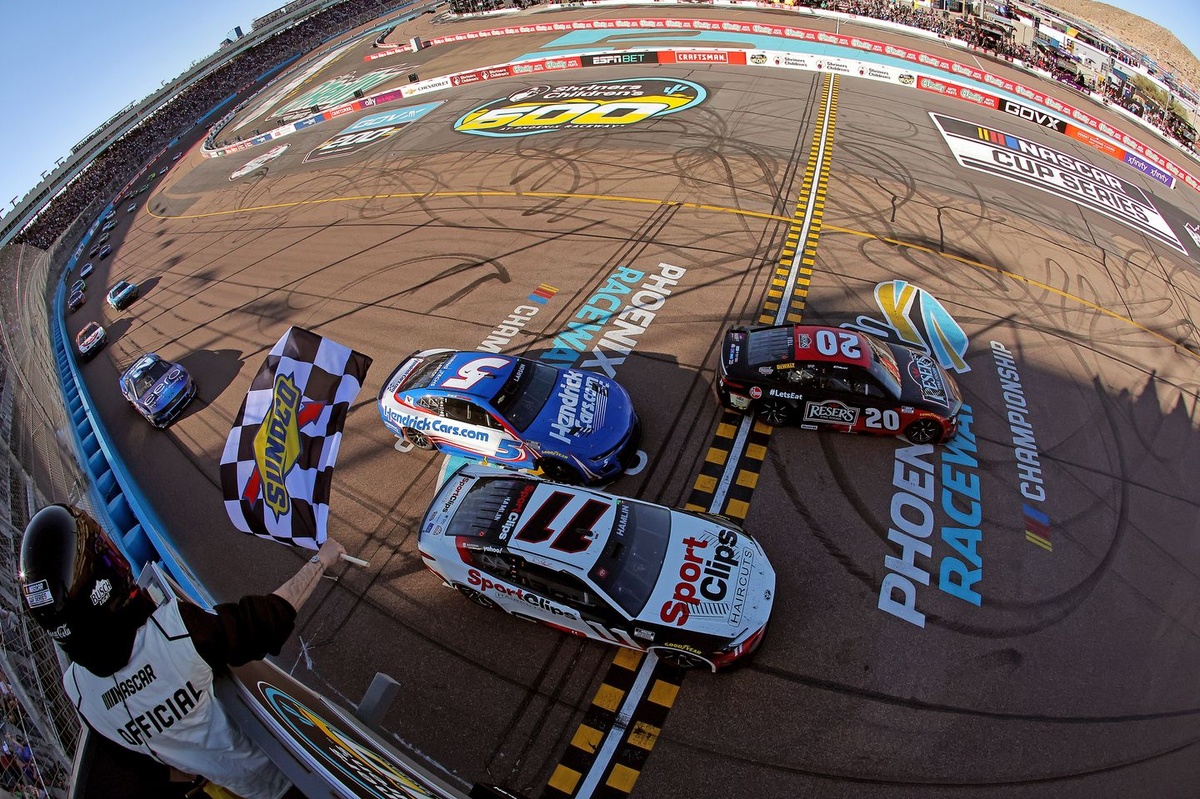 Your Comprehensive Roadmap to Enjoying the Phoenix NASCAR and IndyCar Doubleheader