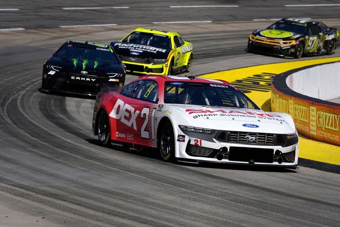 Bold Tactics Lead Chase Elliott to Triumph at Martinsville NASCAR Cup