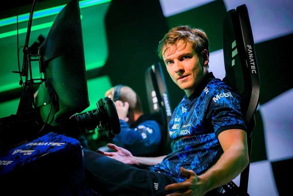 F1 Unveils Enhanced Fanatec Partnership with New Sim Racing Gear and Interactive Fan Zone Features