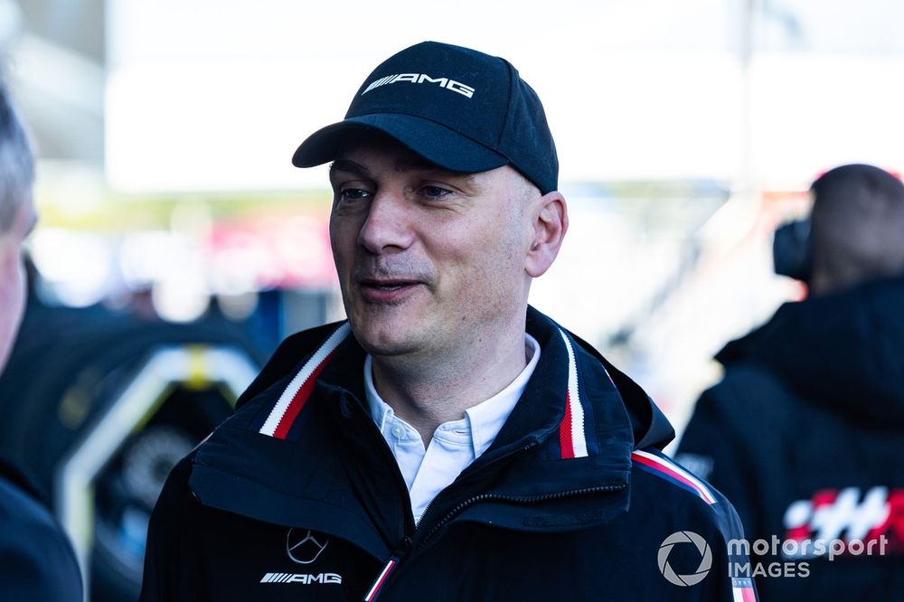 Max Verstappen: Kejayaan yang Dipertanyakan dan Respons Mercedes Pasca Diskualifikasi NLS