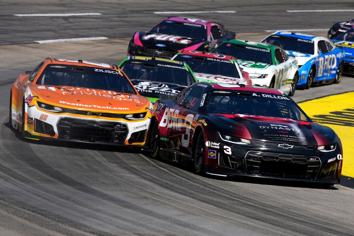 Menelusuri Peringkat: Evaluasi TV NASCAR di Martinsville Akhir Pekan