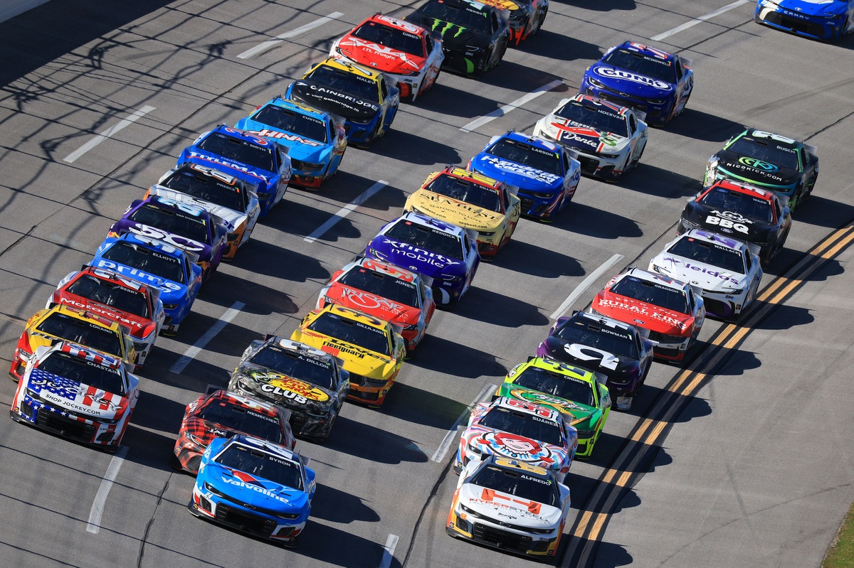 NASCAR Adjusts Talladega Cup Stages to Curb Fuel-Saving Tactics